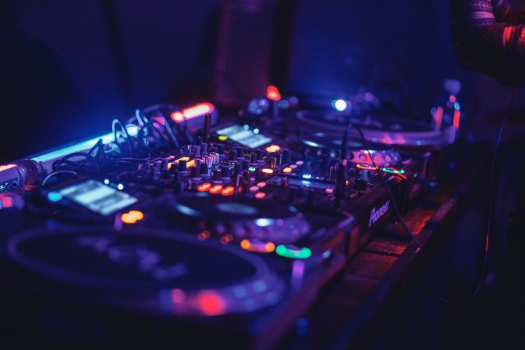 Top 10 Richest DJs and Their Net Worths in 2021